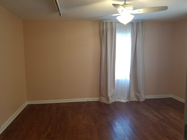 Building Photo - 301 Shannon Dr