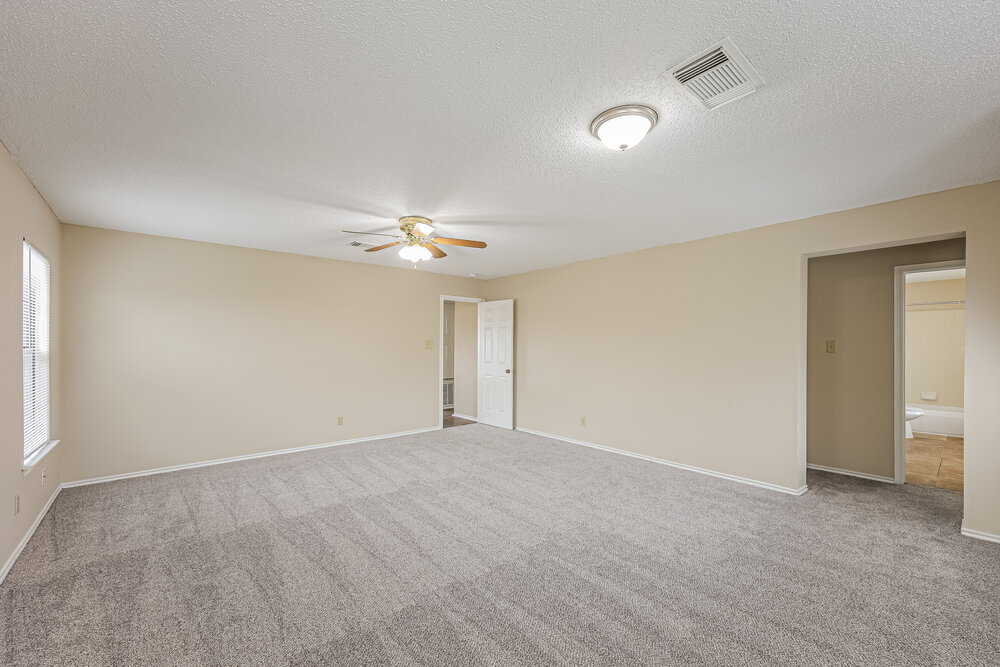 Building Photo - 5902 Encanto Point Dr