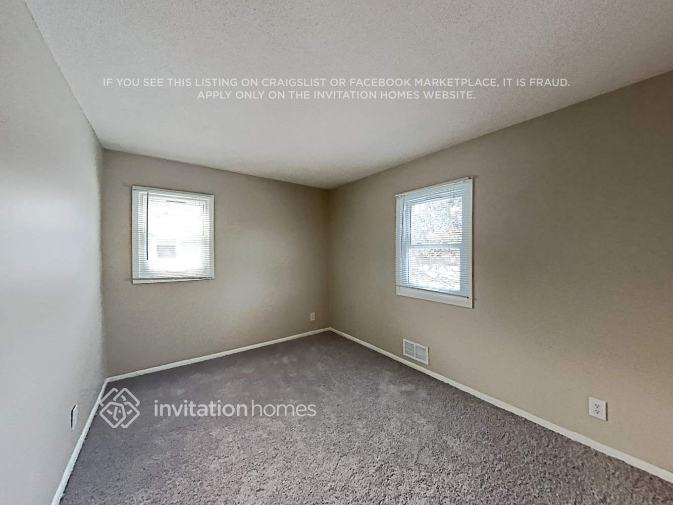 Building Photo - 224 Oak Park Dr NE