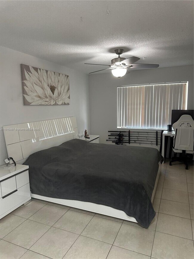 Building Photo - 10511 SW 108th Ave