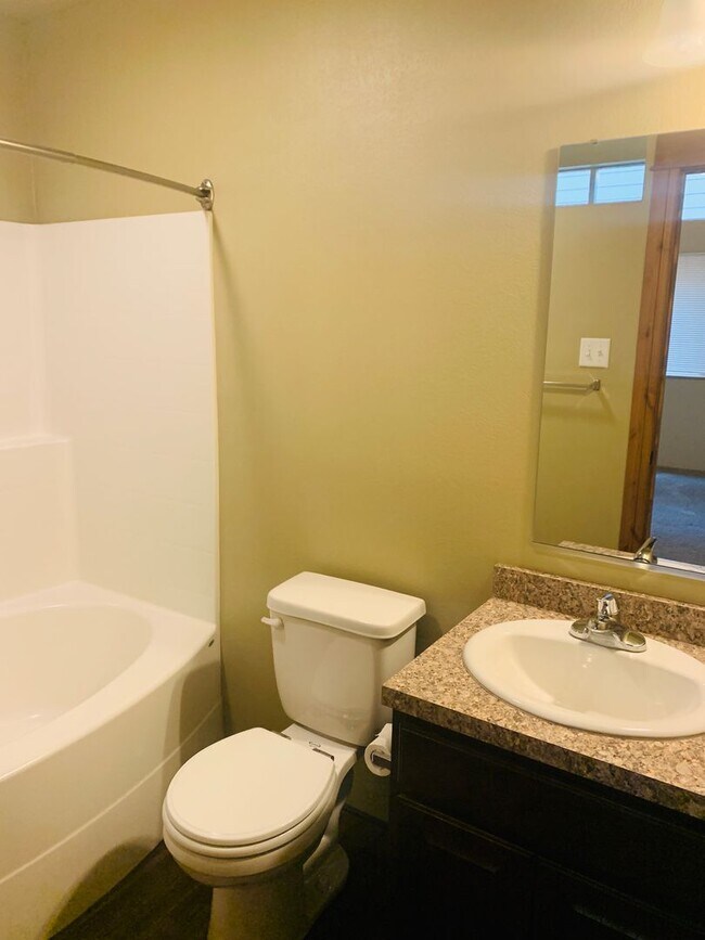 Building Photo - 4428 B Deveraux Pl