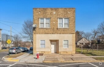 Building Photo - 1501 S Wood Ave