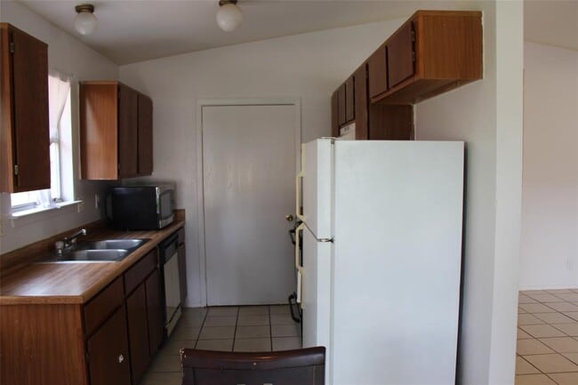 Building Photo - 9603 Nightjar Dr