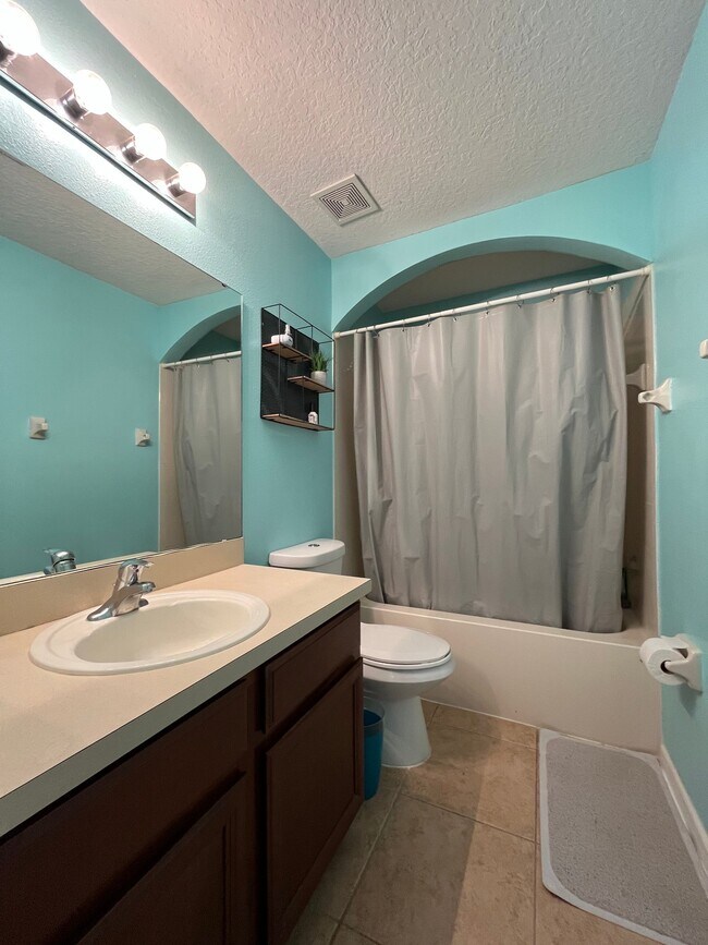 Building Photo - 11828 Great Commission Way