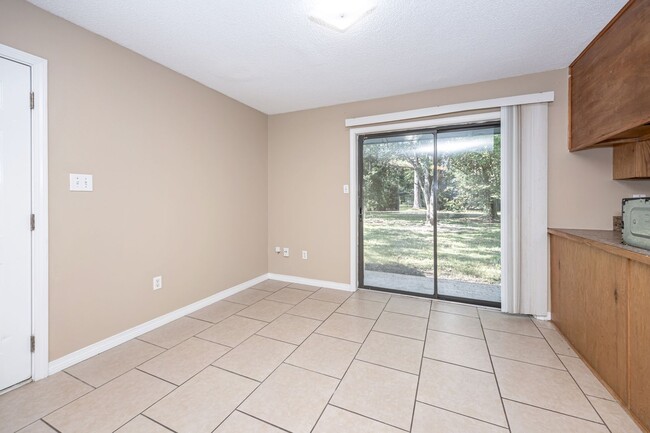 Building Photo - 3 Bedroom 1.5 Bath Home in Gautier!