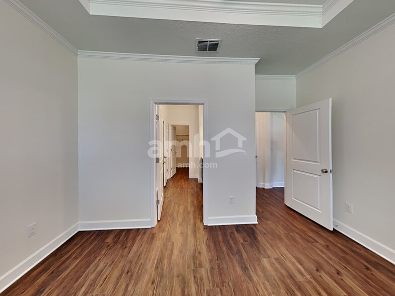 Building Photo - 1131 Walden Pond Dr