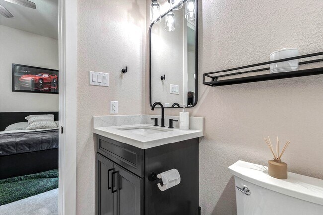 Building Photo - 11005 Upland Forest Dr