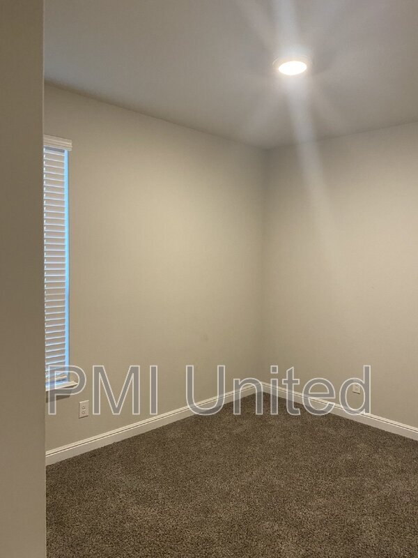 Building Photo - 249 Irish Moss Dr