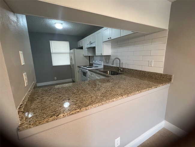 Building Photo - 179 SE 3rd St