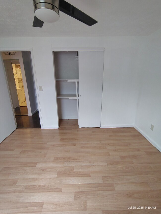Building Photo - 4165 Commodore St
