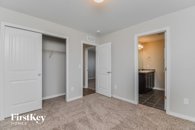 Building Photo - 6470 Chaplin Dr