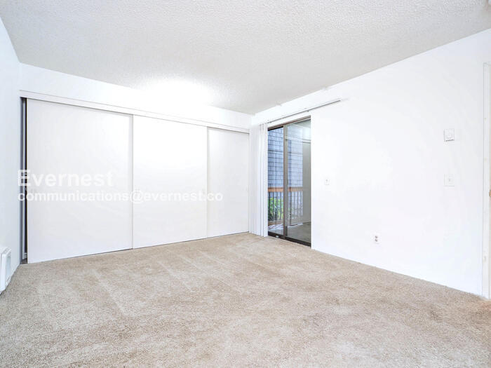 Building Photo - 6260 139th Ave NE