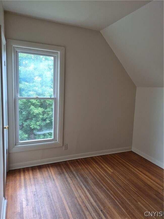 Building Photo - 406 Laforte Ave