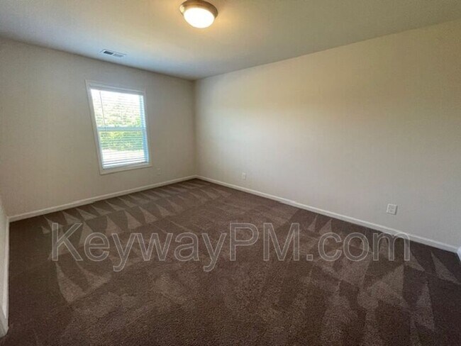 Building Photo - 6058 High Top Ln