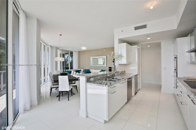 Building Photo - 4100 Island Blvd