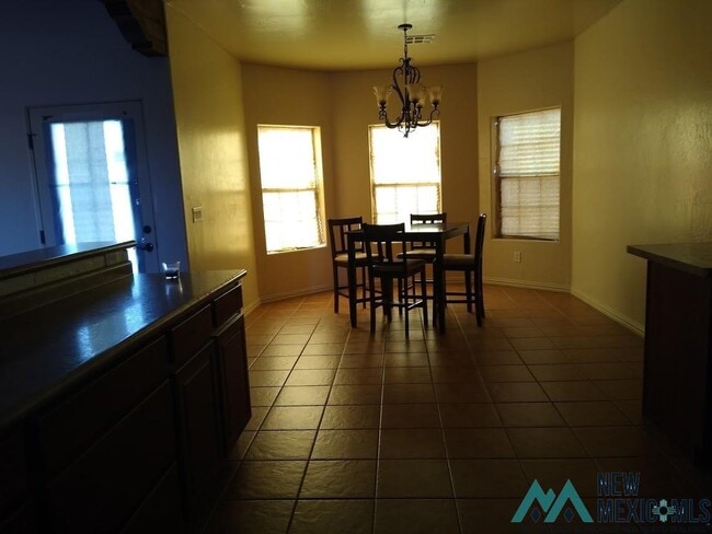 Building Photo - 2108 S Shelly Dr