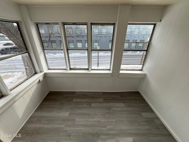 Building Photo - 715 Hudson Ave