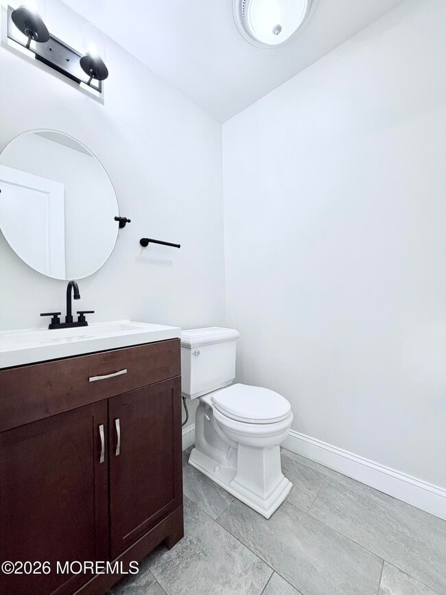 Building Photo - 7 Longfellow Ct