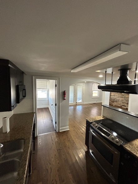 Building Photo - 516 Sage Rd