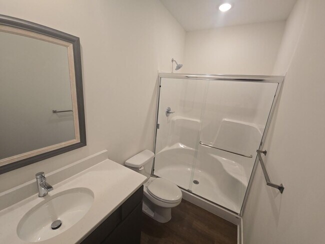 Building Photo - 2143/45 S Thatcher Cir