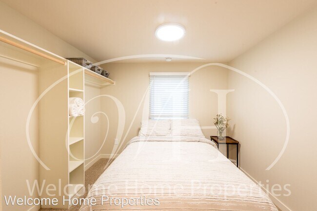 Building Photo - 205 Woodland Ave