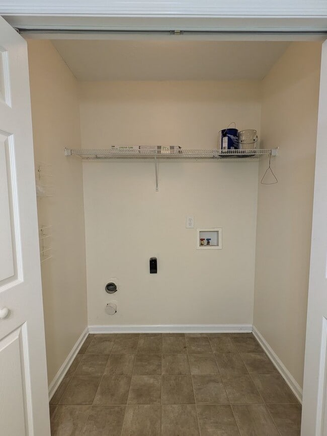 Building Photo - 526 Edgecliff Ln