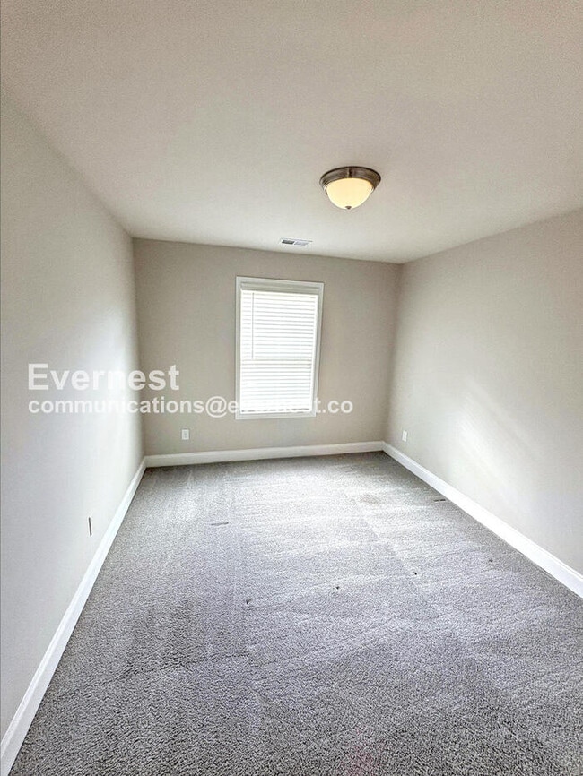 Building Photo - 25 Joshua Ct