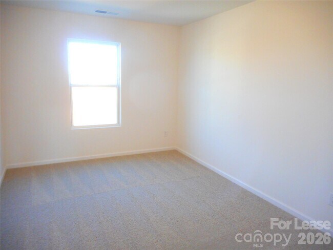 Building Photo - 2723 Yeager Dr NW