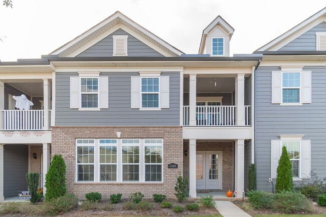 Primary Photo - Gorgeous home in Waverly!