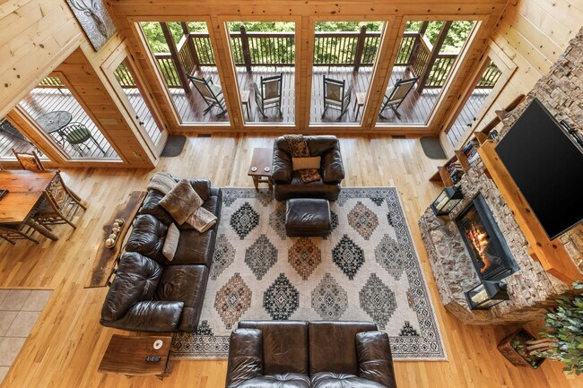 Building Photo - 121 Pontoosuc Dr