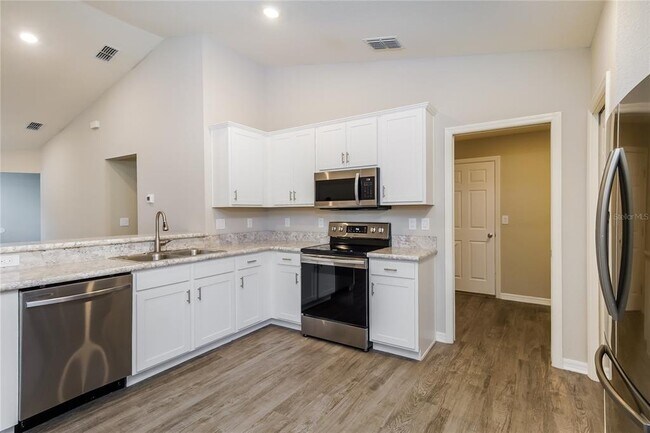 Building Photo - 645 Vittorio Dr