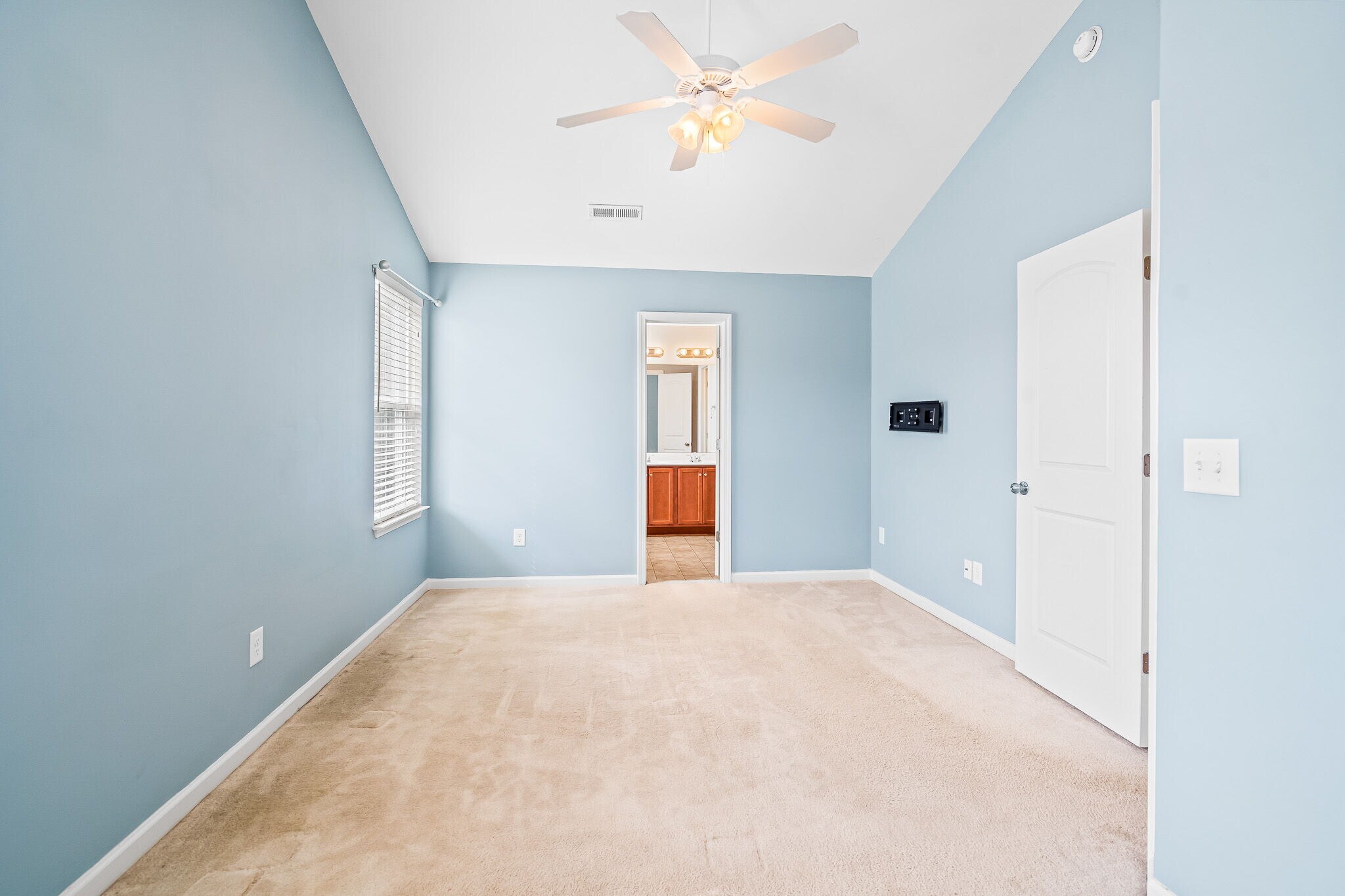 Upstairs Primary Suite - 774 Cairn Cir