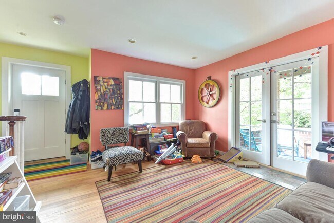 Primary Photo - 611 S Highland St