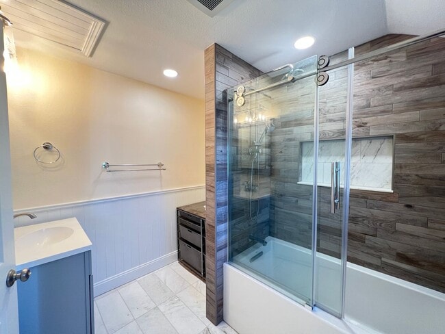 Building Photo - Downtown Benicia Remodeled Saltbox