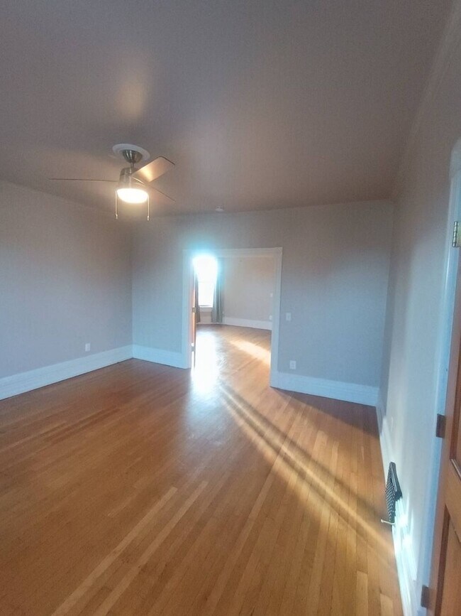 Building Photo - 2035-2037 N Buffum St