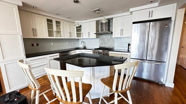 Building Photo - 29 Bay State Rd