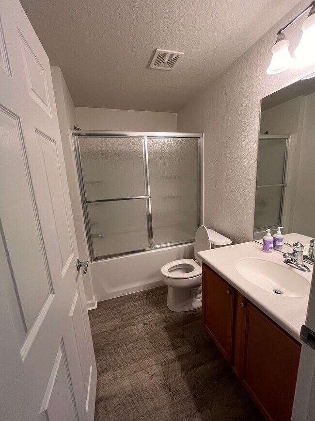 Building Photo - 4146 SW 47th Ct