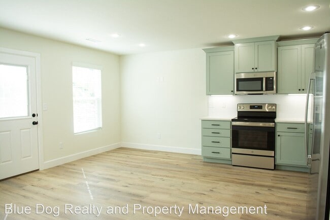 Building Photo - 3 br, 2.5 bath House - 154  N Centennial Ave