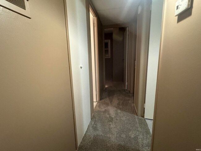 Building Photo - 709 Thornberry Dr