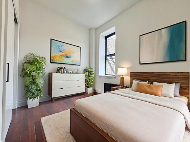 Building Photo - 609 W 137th St
