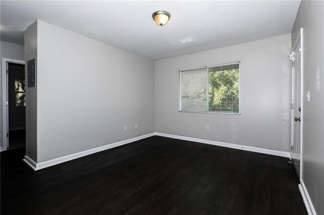 Building Photo - 2853 Belvedere Ln