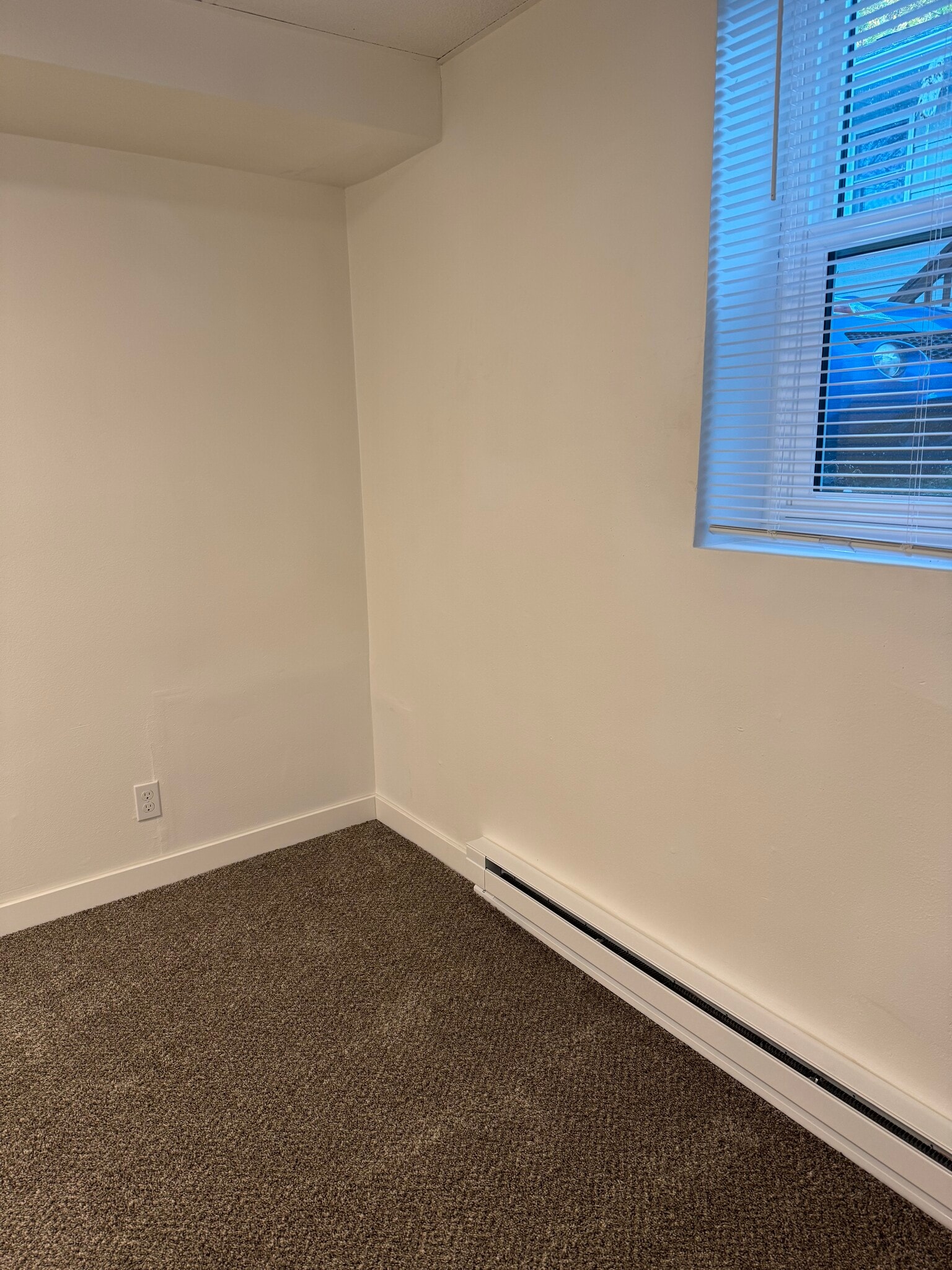 Building Photo - 516 8th St S