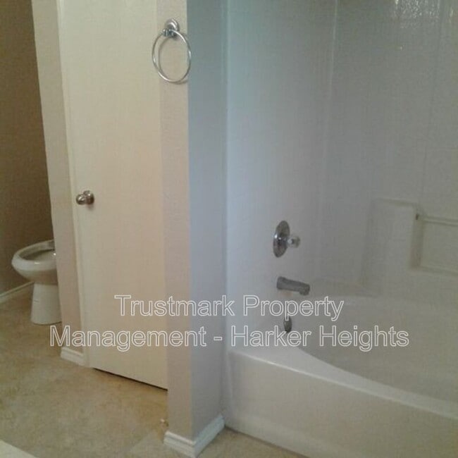 Building Photo - 5304 Vail Dr