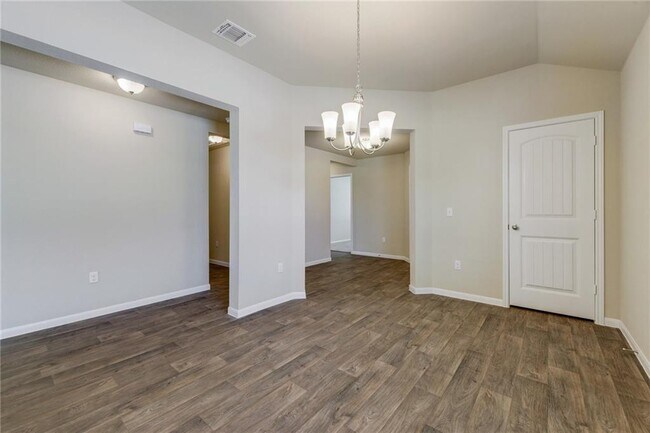 Building Photo - 401 Cassandra Dr