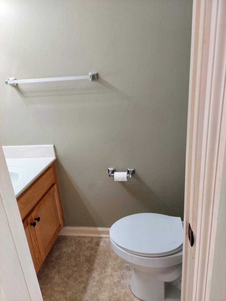 Half Bath - 114 Eveningside Dr