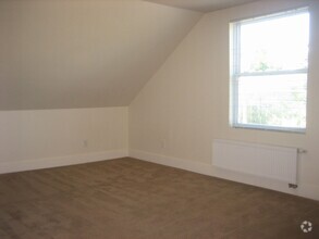 Building Photo - 8830