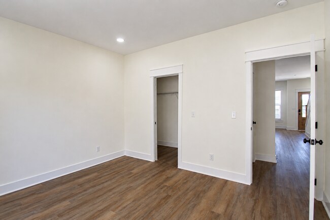 Building Photo - 1331 Belfair St