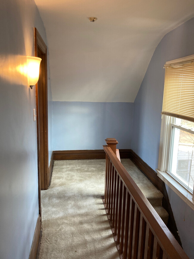 Building Photo - 406 Wabana St