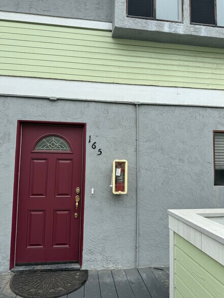 Building Photo - 165 Palm Ave