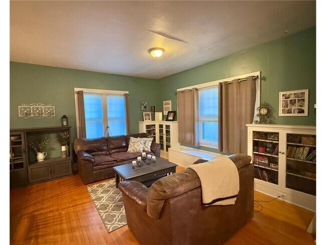 Building Photo - 1201 6th St SW